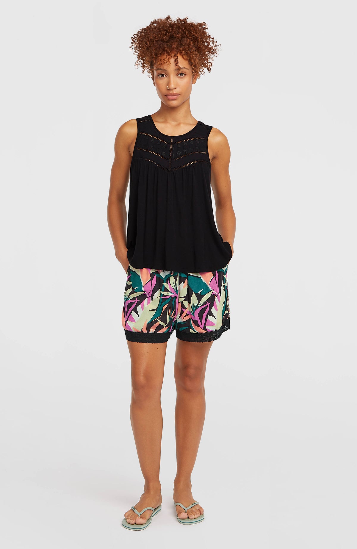 Essentials Tokeena Shorts | Black Wmns Tropicana