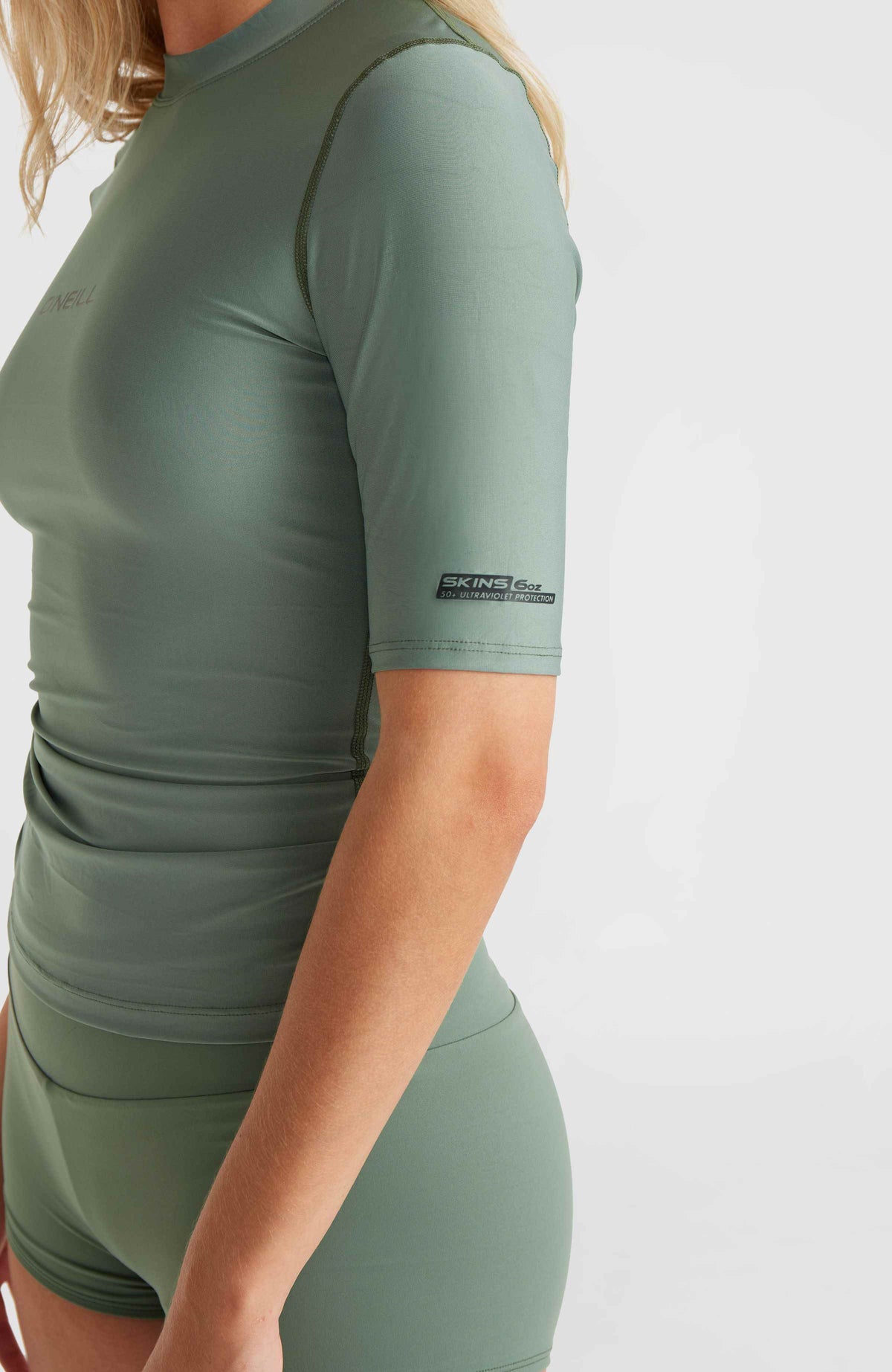 Essentials Bidart Short Sleeve Skin | Lily Pad