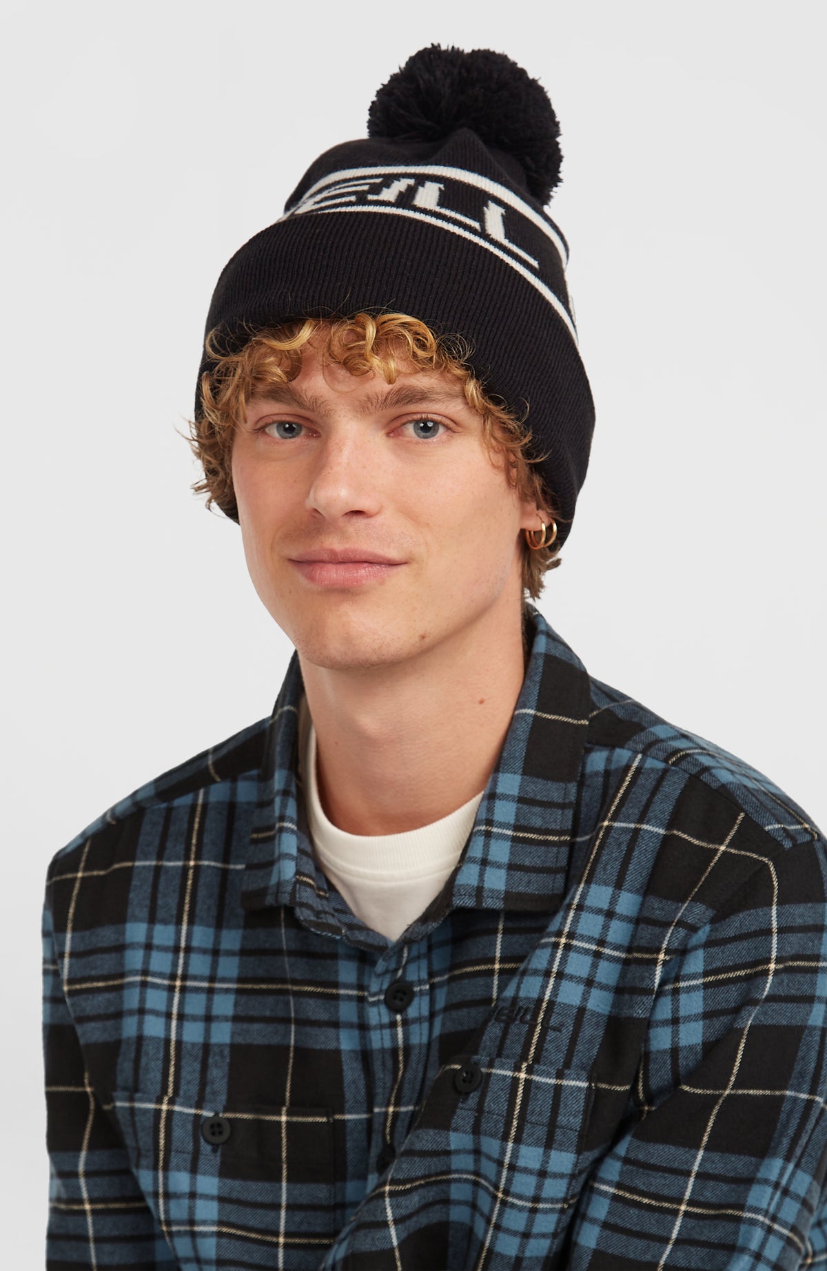 Powder Beanie | Black Out Colour Block