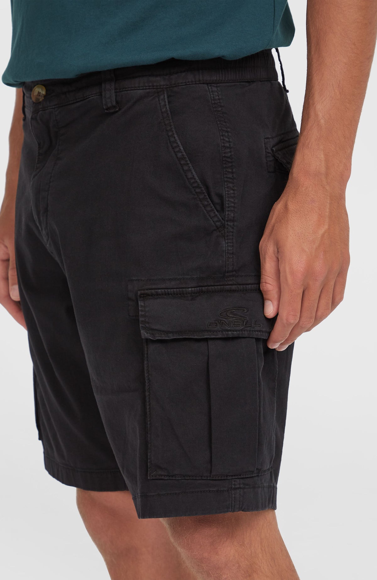 Essentials Cargo Shorts | Black Out