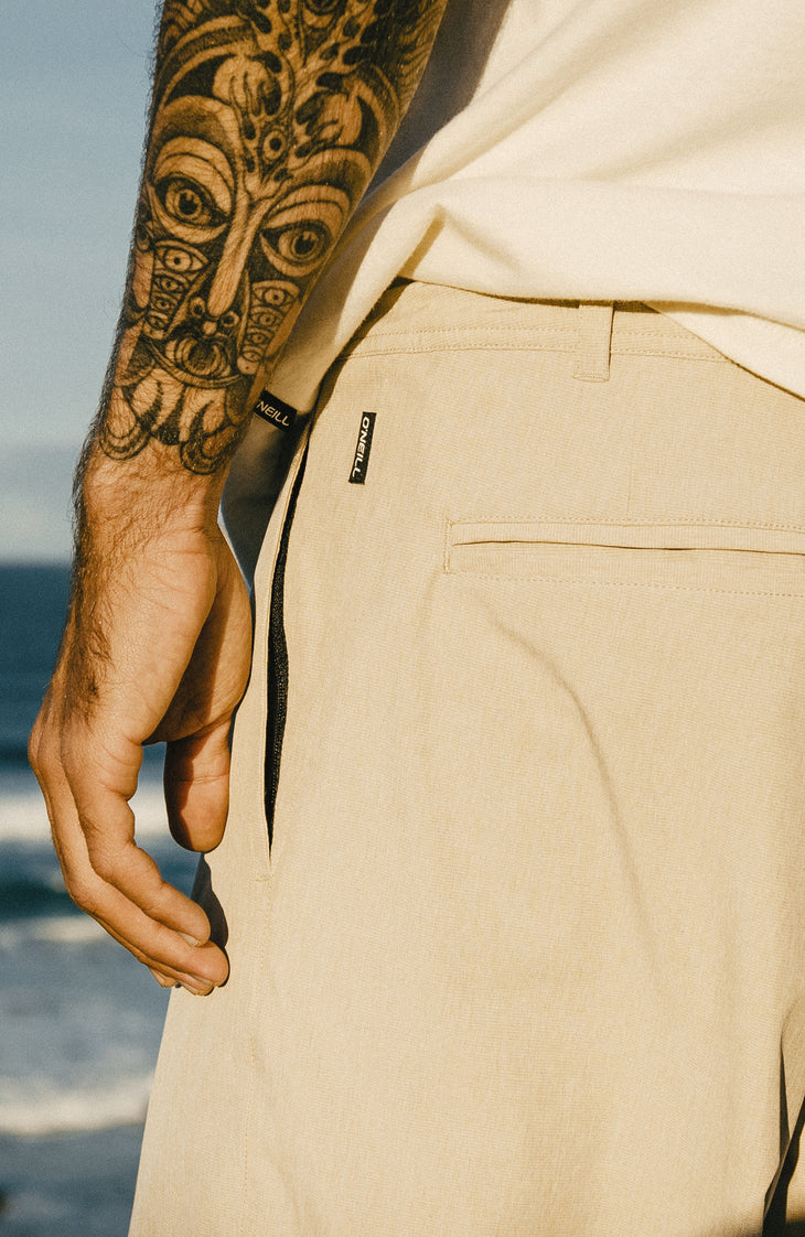Hybrid 19" Melange Shorts | Cocoa Sand