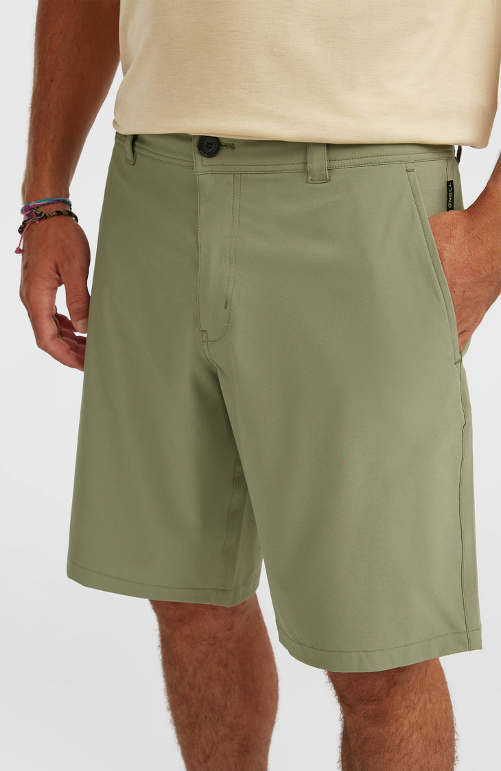 Hybrid 19" Shorts | Avery Fern