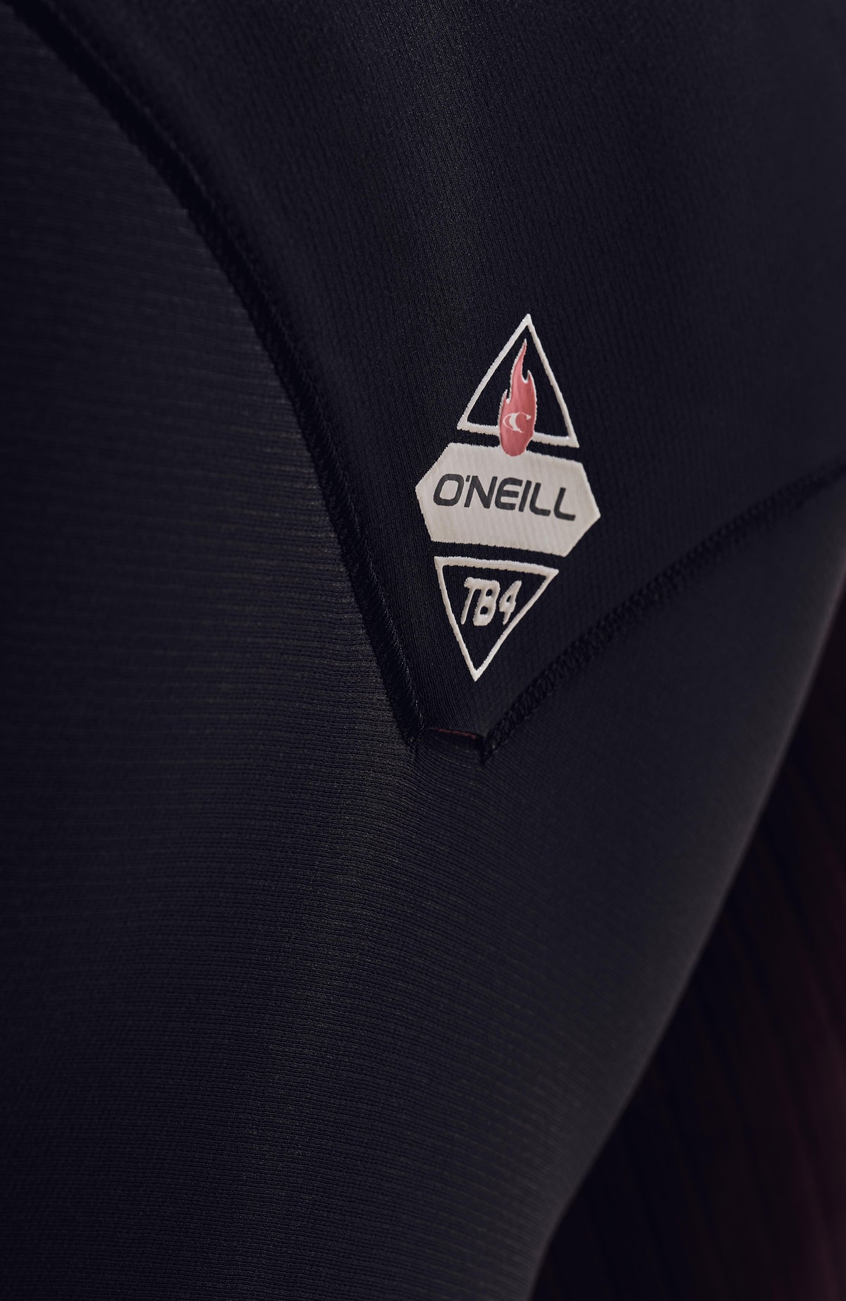 Hyperfreak Fire 4/3mm Chest Zip Full Wetsuit | BLACK/DARK RED