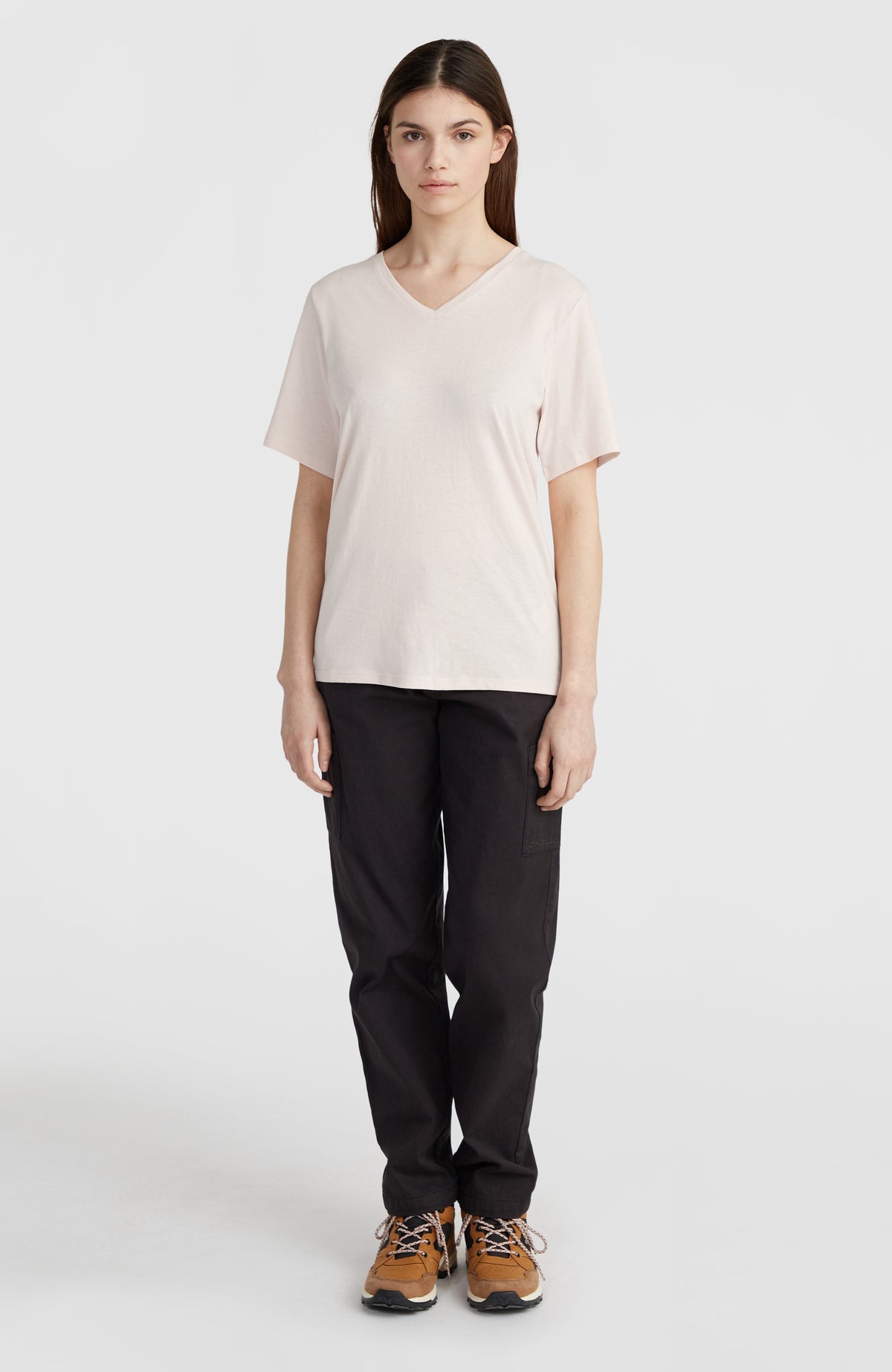 T-shirt Essentials met V-hals | Peach Whip