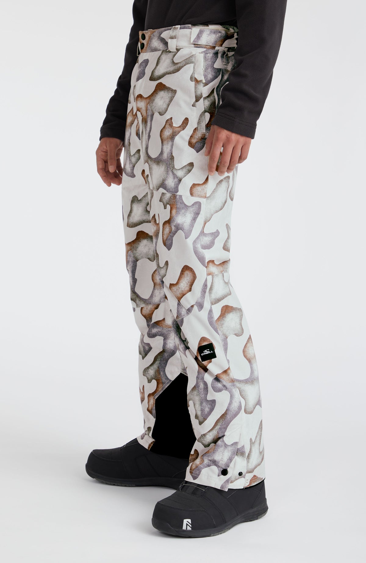 Winter store camo joggers