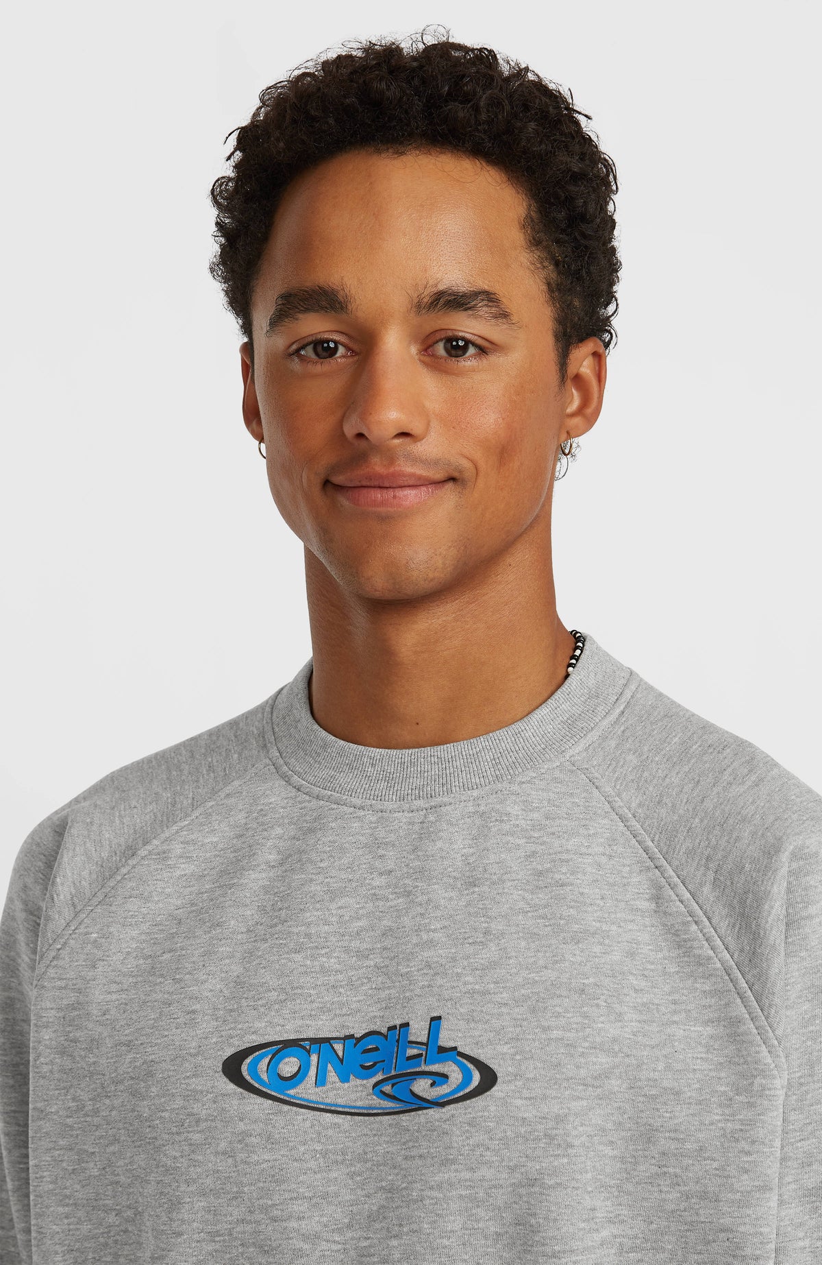 Essentials 90s Logo Crew Sweatshirt | Silver Melee