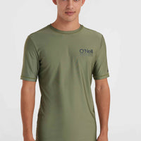 Essentials Cali Short Sleeve Skin | Deep Lichen Green